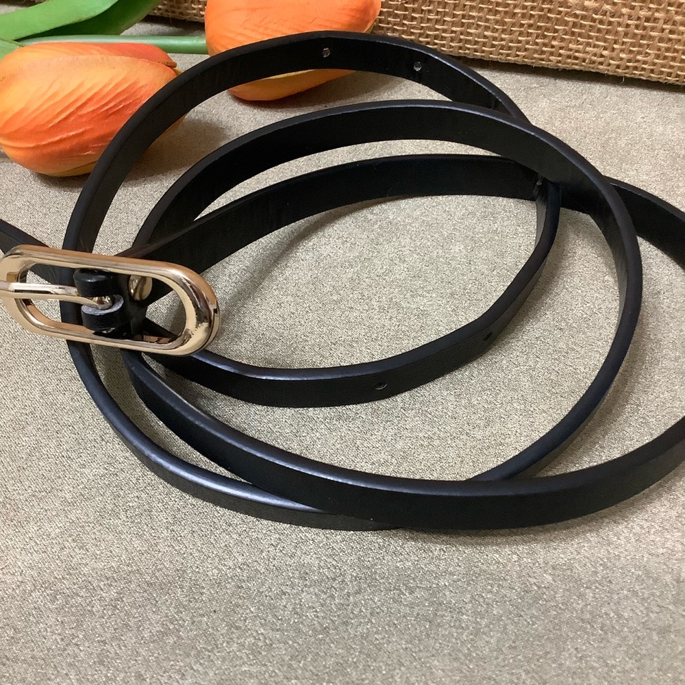 Slim Black Leather with oval Gold tone buckle size 40” L x 05” W